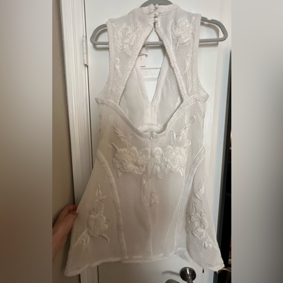 NWT - Not So Serious by Pallavi Mohan White Embroidered Mini Dress Sz Medium - Picture 11 of 15